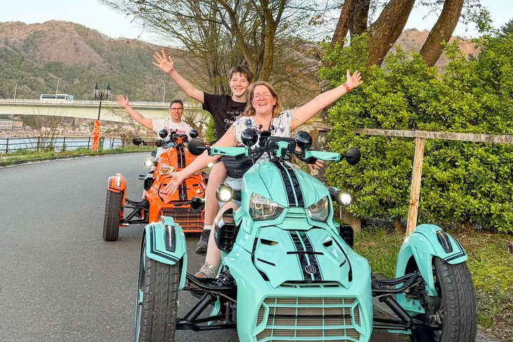 2 Hour Guided Mt Fuji Scenic Trike Tour in Lake Kawaguchiko