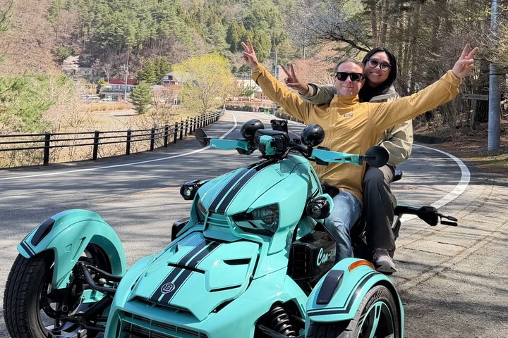 2 Hour Guided Mt Fuji Scenic Trike Tour in Lake Kawaguchiko