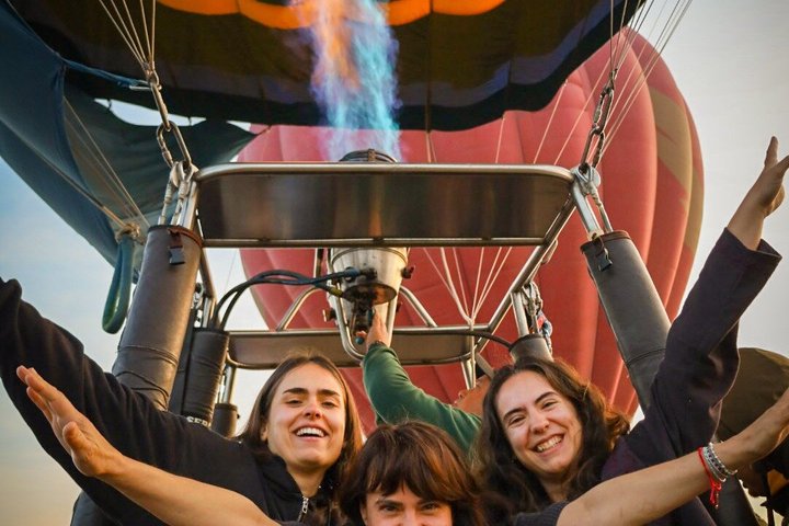 Balloon Flight + Natural Cave Breakfast + Pyramids + Pickup