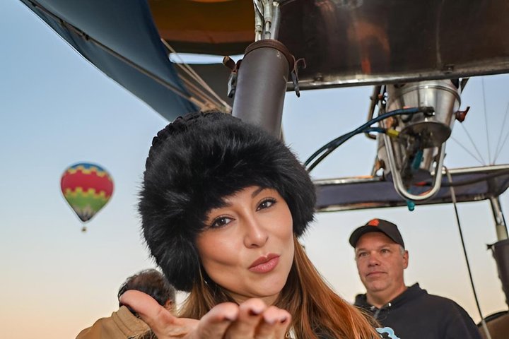 Balloon Flight + Natural Cave Breakfast + Pyramids + Pickup