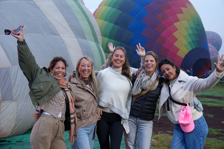 Balloon Flight + Natural Cave Breakfast + Pyramids + Pickup