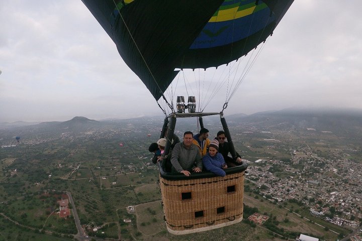 Balloon Flight + Natural Cave Breakfast + Pyramids + Pickup
