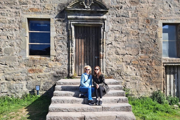 Edinburgh: The Outlander Privately Guided Tour in Luxury Minivan