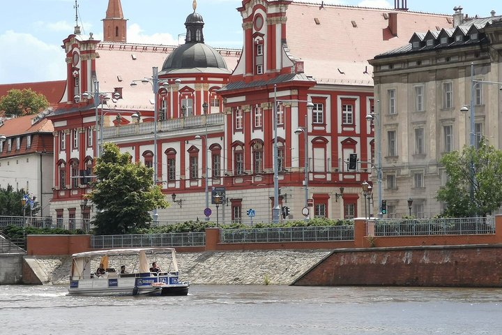Wroclaw: Premium Catamaran Cruise at BARBARKA Riverside Bar
