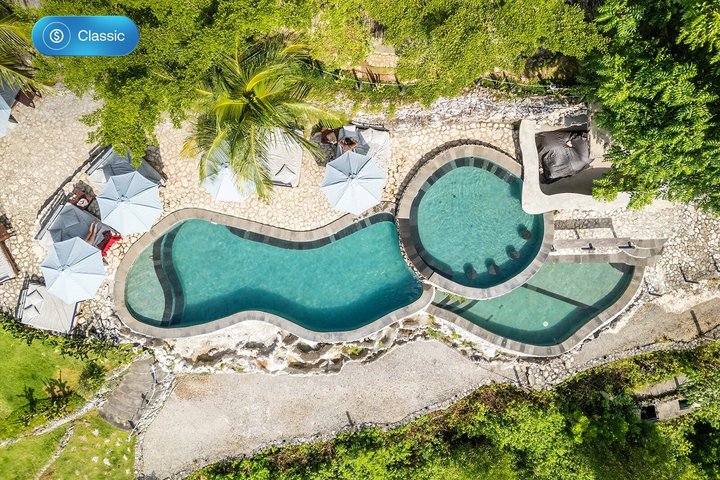 Nusa Penida Premium Day from Bali: Manta Rays, Yacht & Land Tour