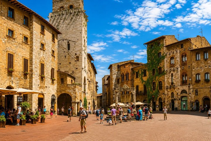 Siena: Chianti Guided E-Bike Tour with Lunch & 2 wine tastings