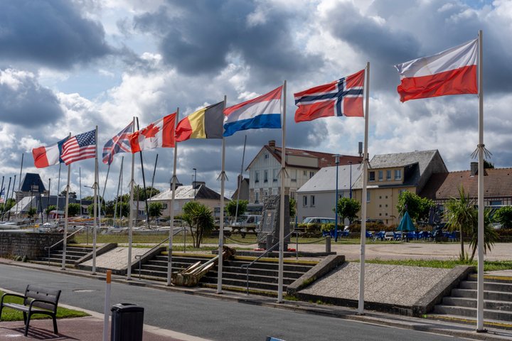 American D-Day Landing Sites I Shared Bus Tour I Guide & Lunch