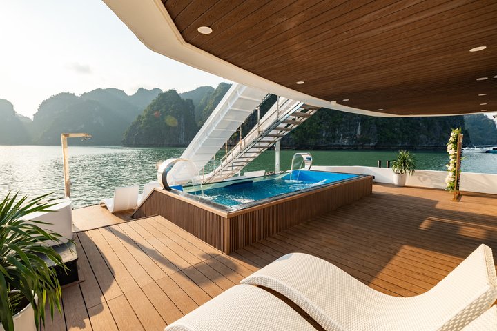 Hera Luxury Cruise - The Most Luxurious Day Tour In Halong Bay