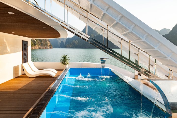Hera Luxury Cruise - The Most Luxurious Day Tour In Halong Bay