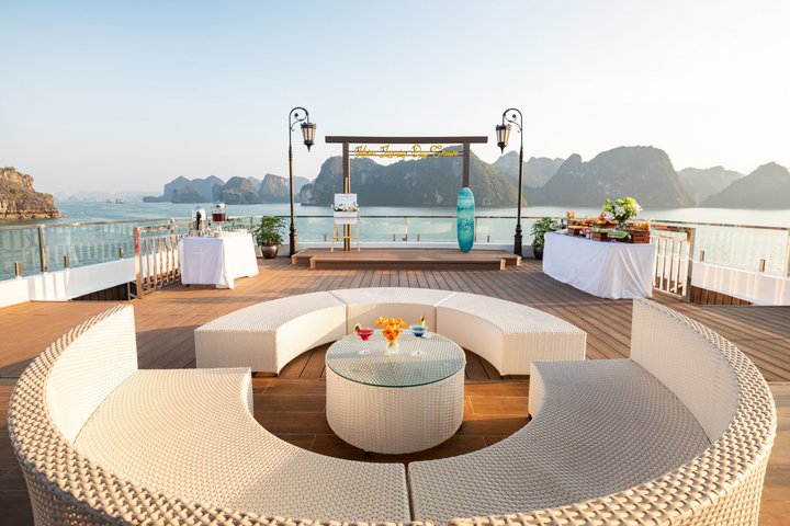 Hera Luxury Cruise - The Most Luxurious Day Tour In Halong Bay