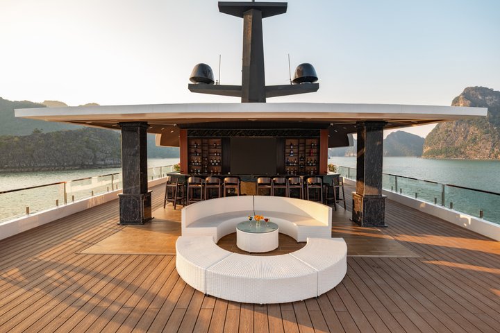 Hera Luxury Cruise - The Most Luxurious Day Tour In Halong Bay