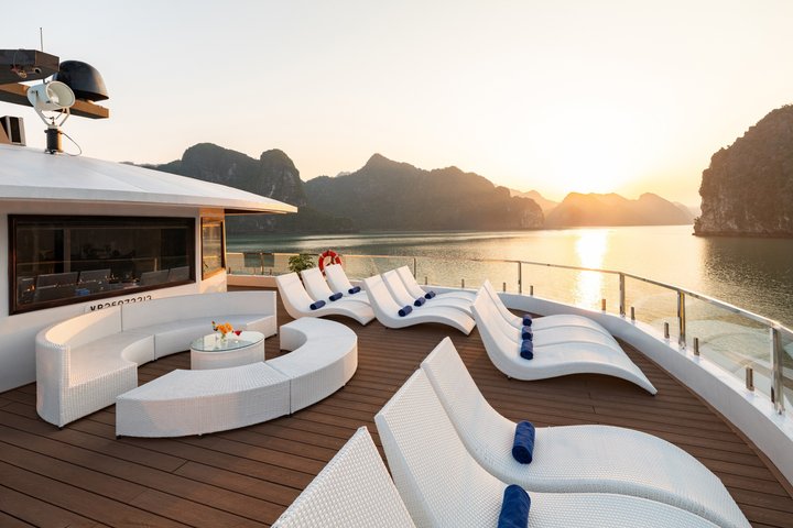 Hera Luxury Cruise - The Most Luxurious Day Tour In Halong Bay