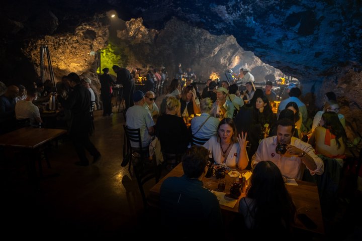 Balloon flight + Breakfast in cave + Pyramids + Pick up CDMX.