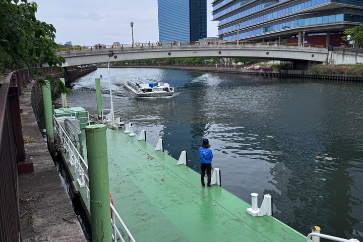 Private & Customizable Osaka Tour with a Local Guide