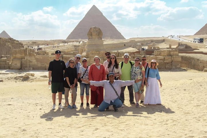 Hurghada to Cairo Small Group Day Trip: Pyramids, Lunch & GEM