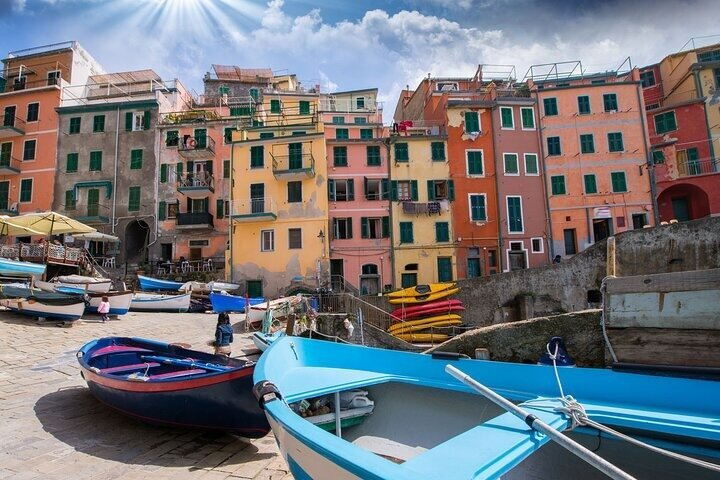Cinque Terre Small Group or Private Day Tour from Florence