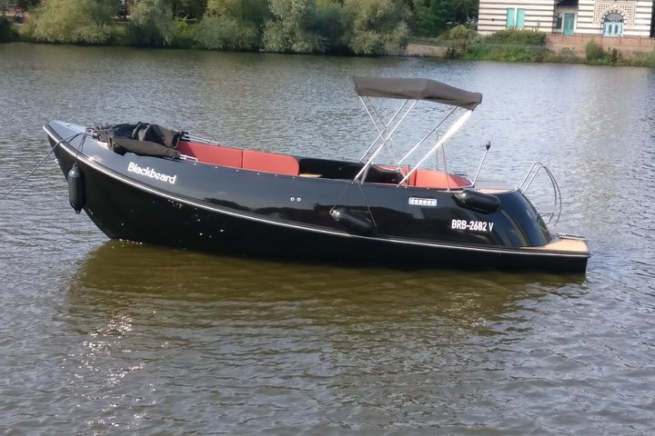 Potsdam Wannsee explore boat 1 to 8 persons License free