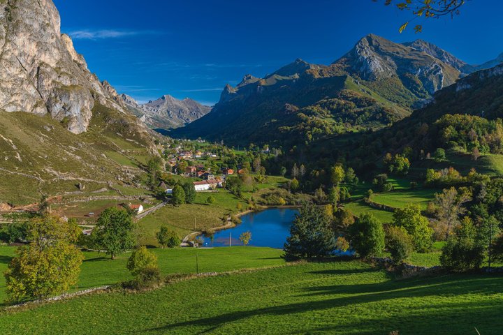 Gijón and Oviedo: Excursion to Lakes of Somiedo and Path of the Bear