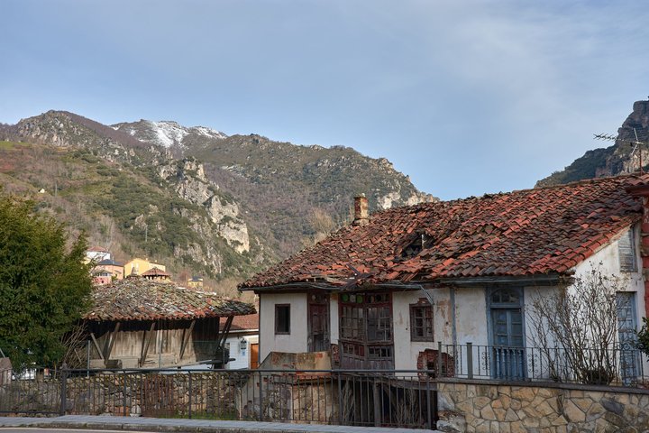 Gijón and Oviedo: Excursion to Lakes of Somiedo and Path of the Bear
