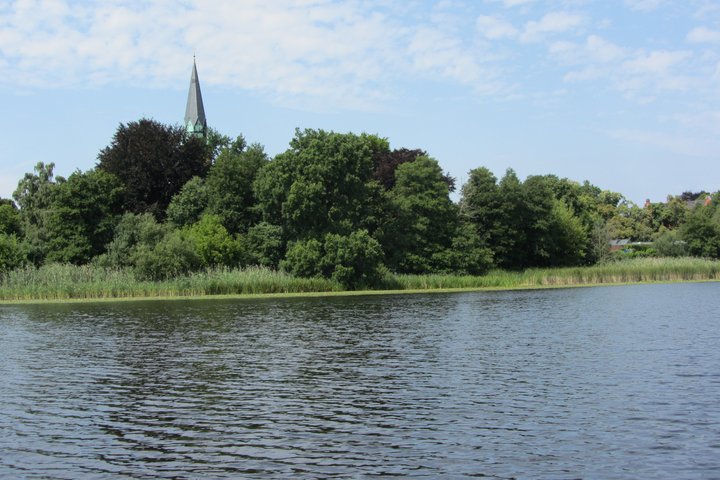 Potsdam Wannsee explore boat 1 to 8 persons License free