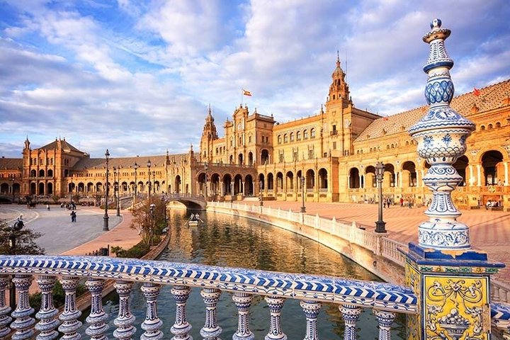 Deluxe Seville Excursion from Cadiz for Cruise Passengers
