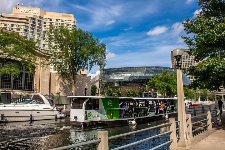 Ottawa Premium City Tour with Parliament Hill & Canal Cruise