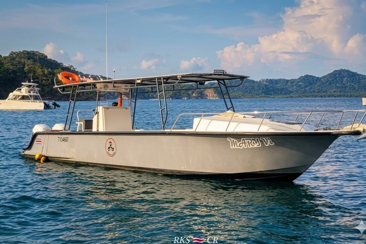Isla Tortuga Premium: snorkeling, Monkeys & Private Beach Spot