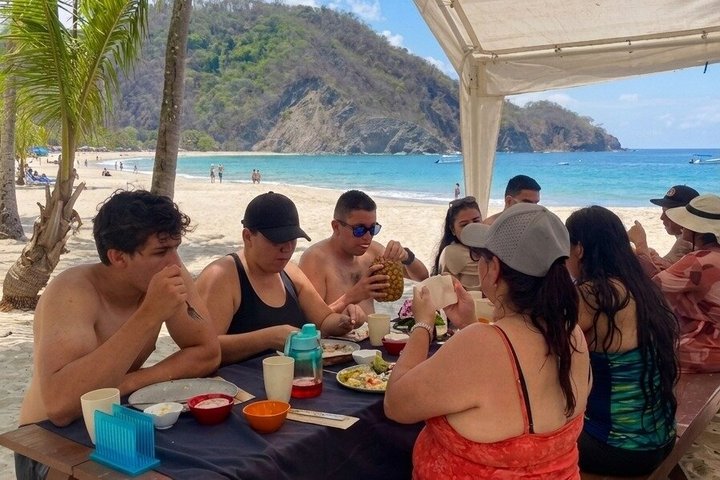 Isla Tortuga Premium: snorkeling, Monkeys & Private Beach Spot
