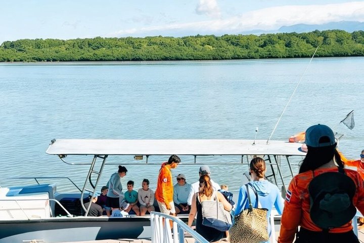 Isla Tortuga Premium: snorkeling, Monkeys & Private Beach Spot
