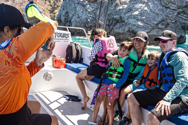 Isla Tortuga Premium: snorkeling, Monkeys & Private Beach Spot