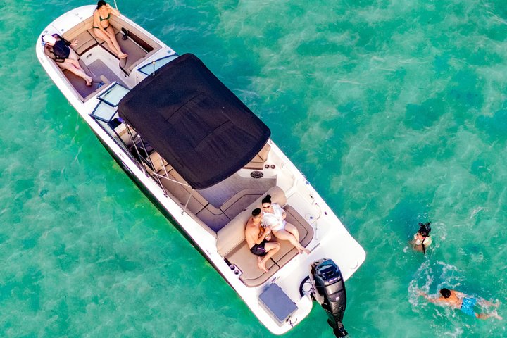 Private Miami Boat Charter: Sightseeing, Sunset & Sandbar