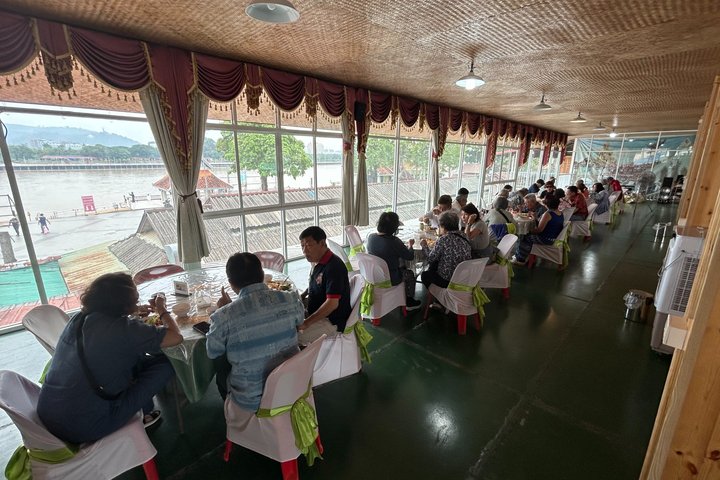 ChiangRai Guided 7 Major Sites+Buffet Lunch #All ticket included