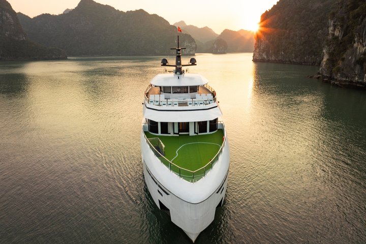 Hera Luxury Cruise - The Most Luxurious Day Tour In Halong Bay