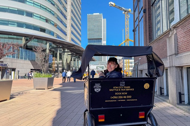 Private Pedicab/Rickshaw Tour of Rotterdam With a Local Guide