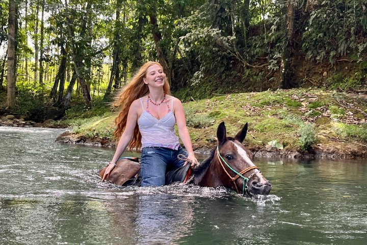 Horseback Riding Adventure in La Fortuna with River Crossings