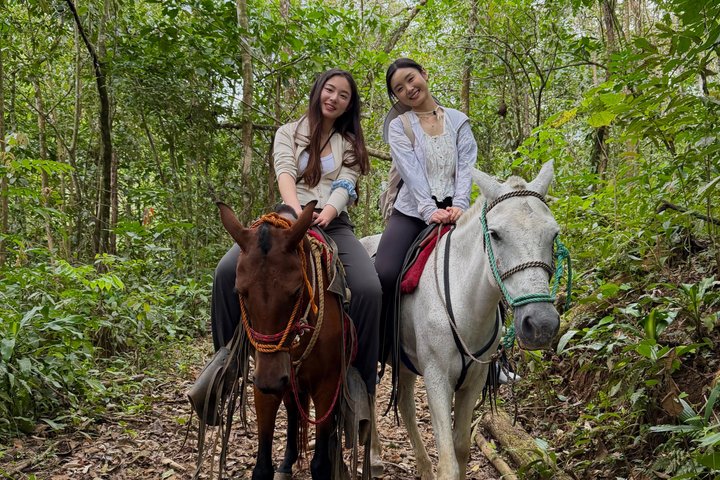 Horseback Riding Adventure in La Fortuna with River Crossings