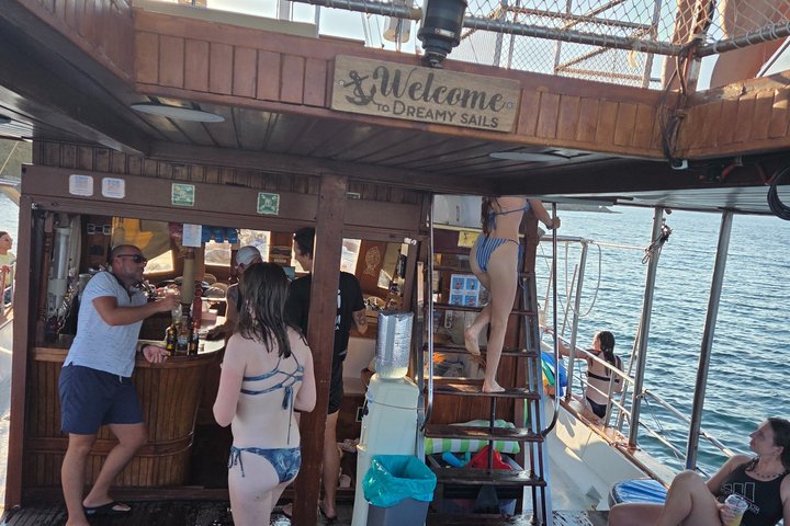 "Dreamy cruise"Daily Cruise from Argostoli harbour with a traditional Greek boat