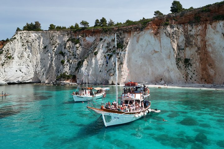 "Dreamy cruise"Daily Cruise from Argostoli harbour with a traditional Greek boat