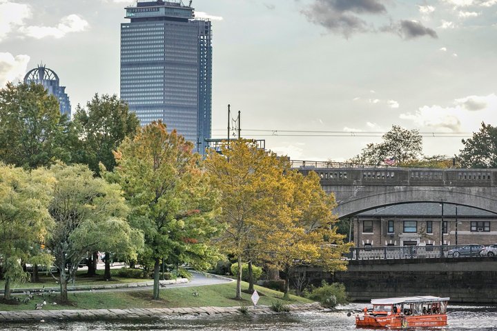 Boston Duck Boat Sightseeing City Tour with Cruise