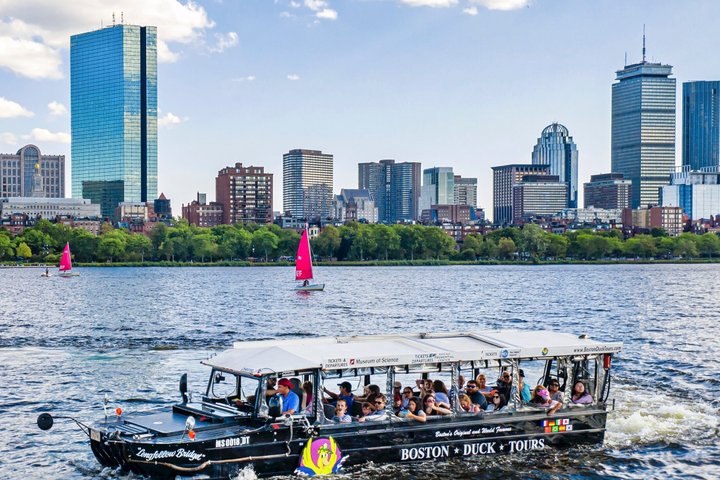 Boston Duck Boat Sightseeing City Tour with Cruise