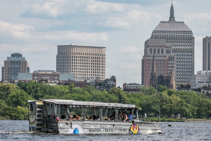 Boston Duck Boat Sightseeing City Tour with Cruise