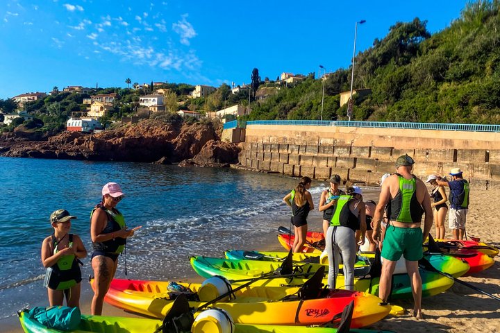 Saint-Raphaël: Kayak & Paddle Rental in the Esterel Calanques