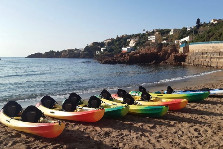 Saint-Raphaël: Kayak & Paddle Rental in the Esterel Calanques