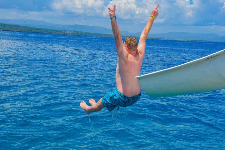 Catamaran Boat with Jacuzzi, drinks and Lunch for up to 15 people