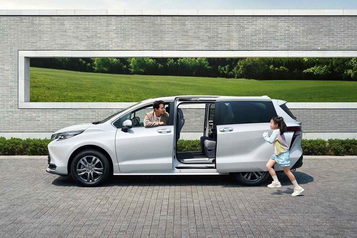 Guangzhou Private Car Service with English Speaking Driver