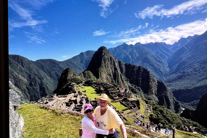 Machu Picchu Shuttle Bus Round-Trip Tickets from Aguas CalienteS