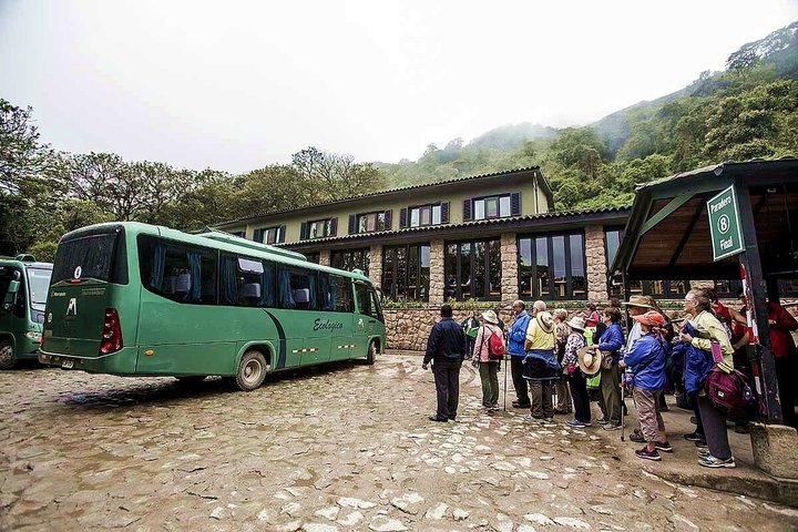 Machu Picchu Shuttle Bus Round-Trip Tickets from Aguas CalienteS