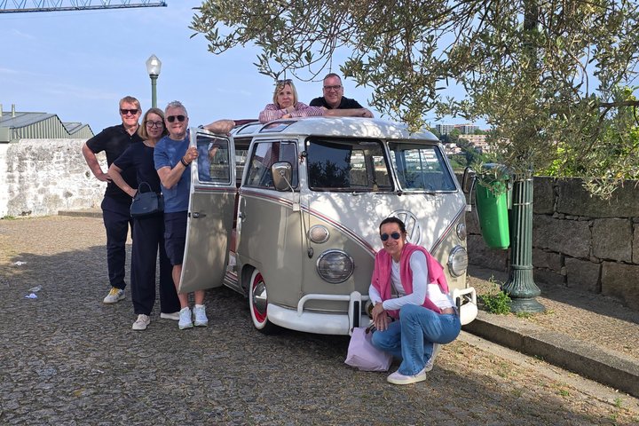 Porto: Private Vintage VW Kombi Tour with Open Roof (2-8 People)
