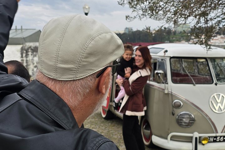 Porto: Private Vintage VW Kombi Tour with Open Roof (2-8 People)