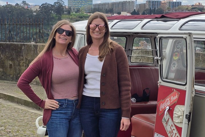 Porto: Private Vintage VW Kombi Tour with Open Roof (2-8 People)